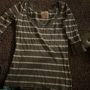 Hollister yet shirt size M